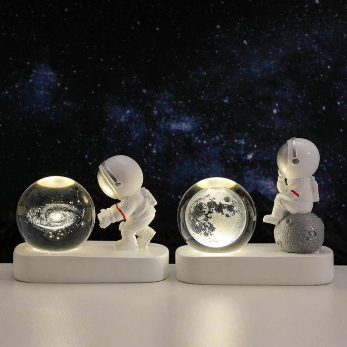 Astronaut Galaxy Crystal LED Lamp - Image 2